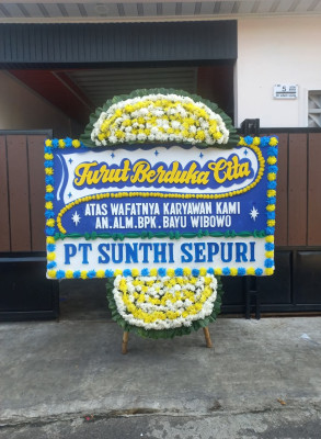 Papan Bunga Duka di Sitolu Ori