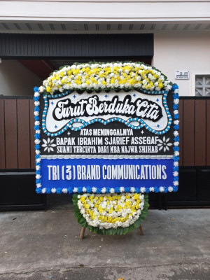 Papan Bunga Duka di Sitolu Ori